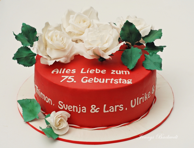 Geburtstagstorte mit weißen Rosen Geburtstagstorte mit weißen Rosen