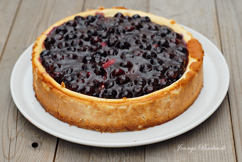 Bananen Käsekuchen mit Blaubeertopping - Jennys Backwelt
