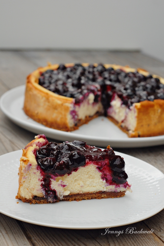 Bananen Käsekuchen mit Blaubeertopping - Jennys Backwelt