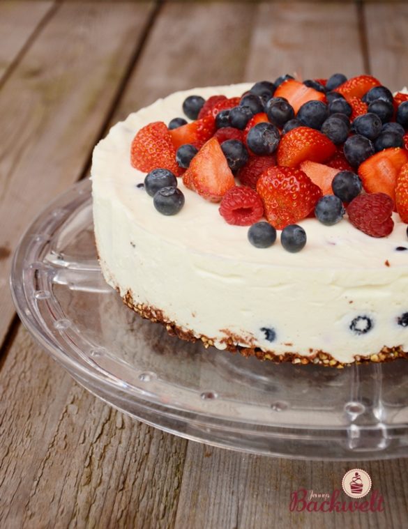 Joghurttorte mit frischen Beeren - Jennys Backwelt