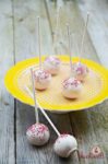 Zitronen Cake Pops